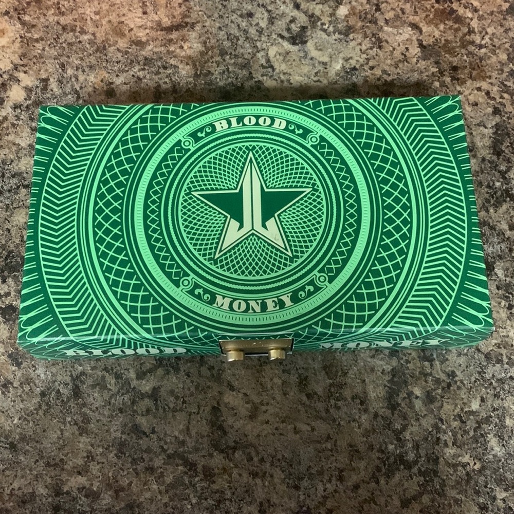 Jeffree Star Blood Money eyeshadow palette